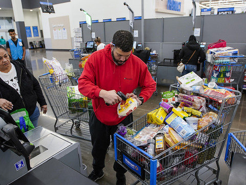 USA: la consommation progresse en juin, mais moins que prévu