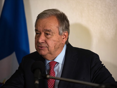 Le chef de l'ONU met en garde contre les risques de l'IA