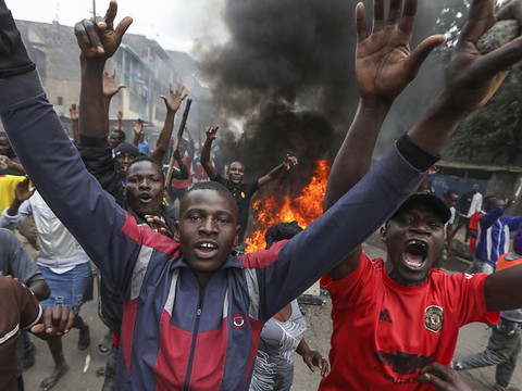 Des centaines d'arrestations lors de manifestations