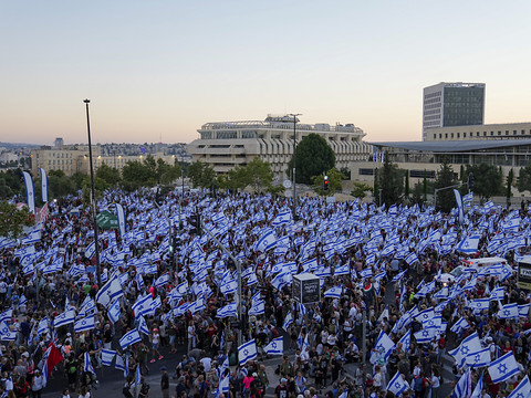 Réforme judiciaire: manifestants mobilisés avant un vote crucial