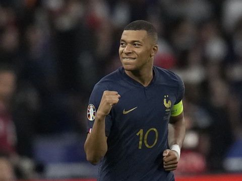 Le PSG autorise Al-Hilal à discuter avec Mbappé
