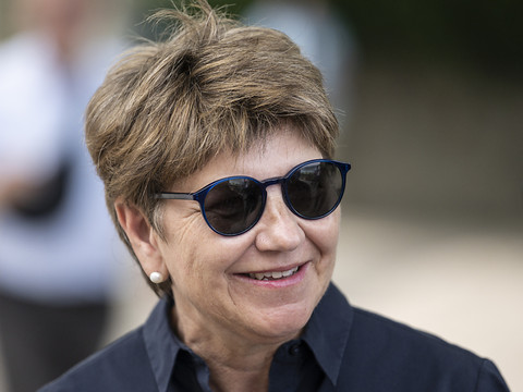 La conseillère fédérale Viola Amherd fait une chute et se blesse