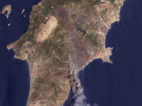 Les pays de la Méditerranée luttent contre les feux