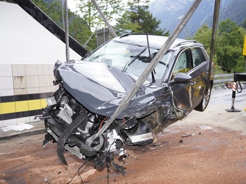 Collisions avec une auto volée roulant à contresens sur l'A2