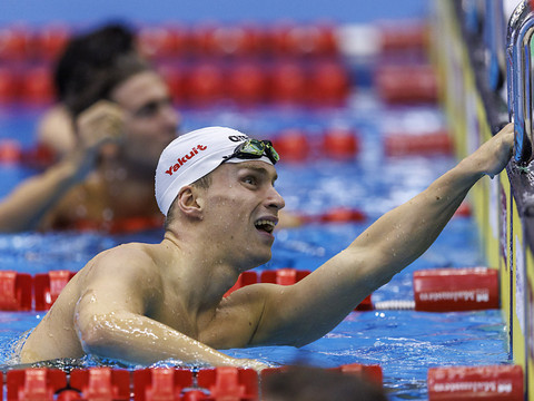 Mityukov se pare de bronze sur 200 m dos