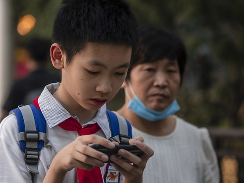 Les mineurs bientôt privés d'internet la nuit en Chine