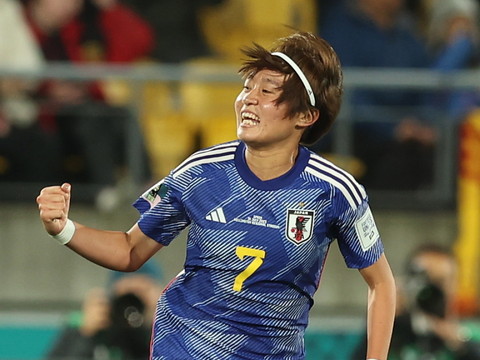 Le Japon file en quarts