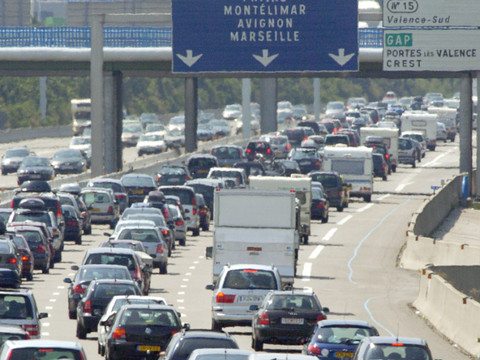 Chassé-croisé des vacances en France: un pic à près de 1000 km de bouchons