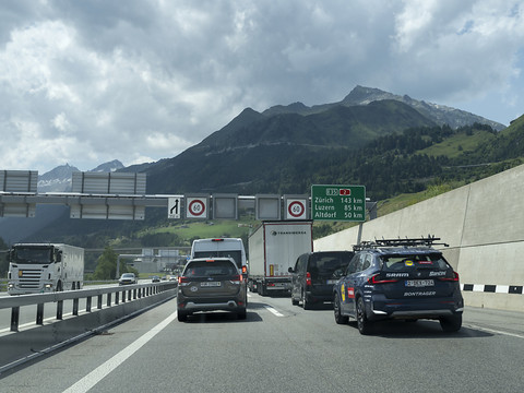 Trafic à nouveau engorgé au Gothard
