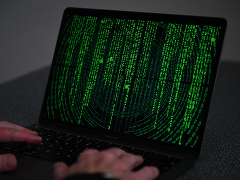 Arnaques sur internet: Interpol cible des groupes criminels