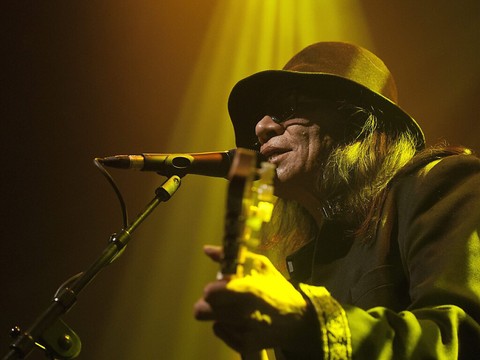 Mort du chanteur Sixto Rodriguez, héros du documentaire 