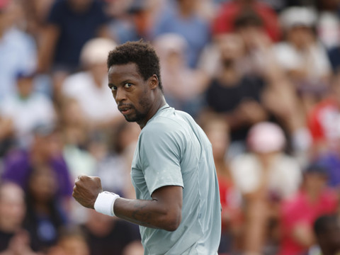 Monfils sort Tsitsipas au 2e tour à Toronto