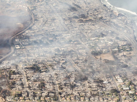 Des incendies dévastateurs font au moins 36 morts à Hawaï