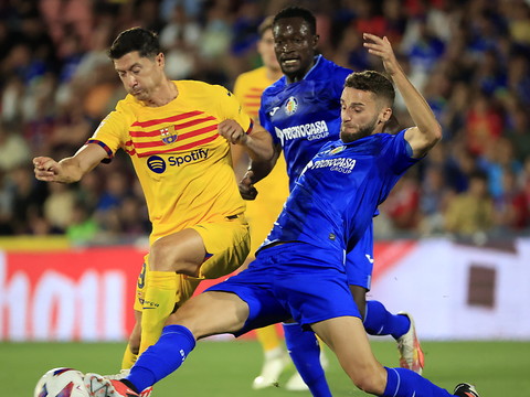 Espagne: timide entrée en matière pour Barcelone
