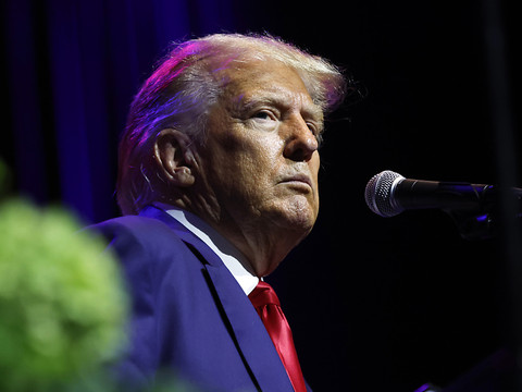 La justice de Géorgie émet 10 inculpations dans le dossier Trump