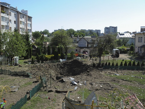 Trois morts dans de nouvelles frappes dans 8 régions ukrainiennes