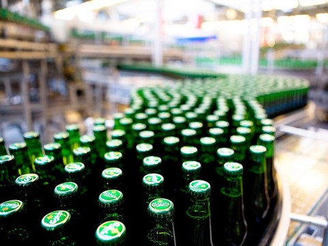 Carlsberg renoue avec les bénéfices à mi-parcours