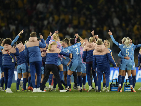 Première finale pour l'Angleterre en éliminant l'Australie