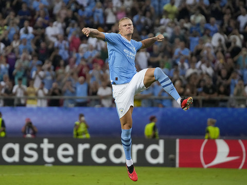Manchester City s'impose aux tirs au but
