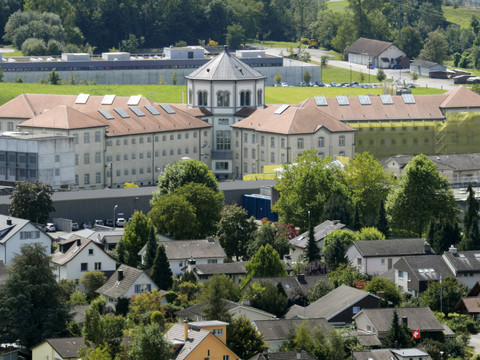 Un gardien de prison condamné pour des coups contre Brian