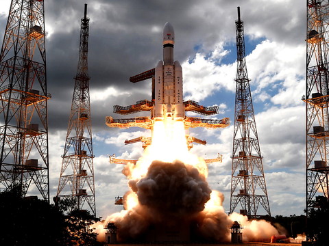 La mission lunaire indienne franchit une étape avant l'alunissage