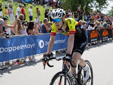 Victoire et maillot de leader pour Colin Stüssi