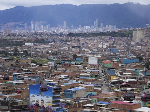 Un fort séisme d'une magnitude de 6,1 secoue Bogota: un mort