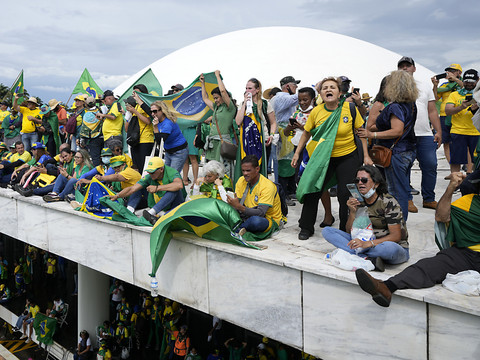 Arrestations d'officiers après les émeutes de janvier à Brasilia