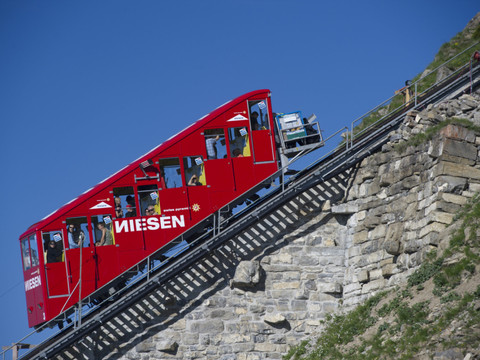 Un funiculaire tombe en panne près de Spiez: 140 personnes évacuées