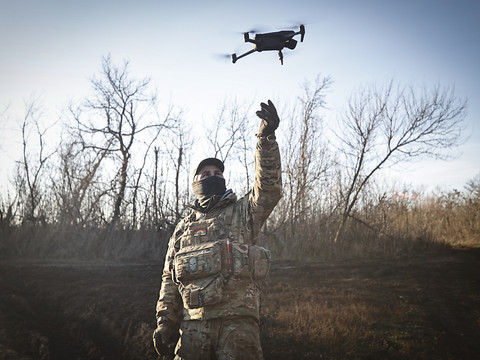 L'Ukraine grignote du terrain à l'est, statu quo sur le front sud