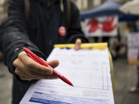 Payer pour récolter des signatures sera toujours possible