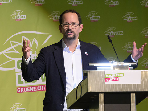Le président des Verts pointe du doigt l'urgence climatique