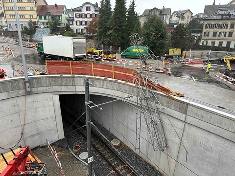 Un échafaudage tombe sur la voie ferrée à Herisau