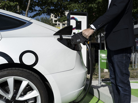 Coop renforce son réseau de stations de recharge avec Energie 360