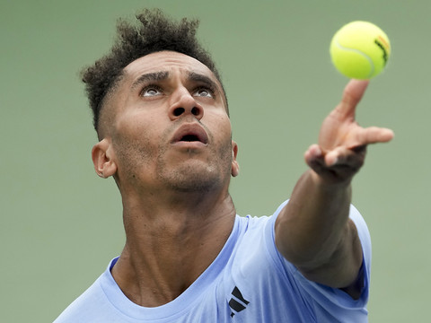 Medvedev facile, Khachanov trébuche