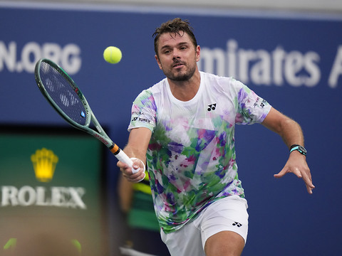Wawrinka passe le 1er tour, Hüsler éliminé