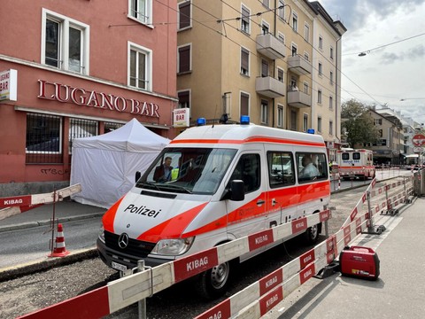 Un homme meurt poignardé dans un bar à Zurich