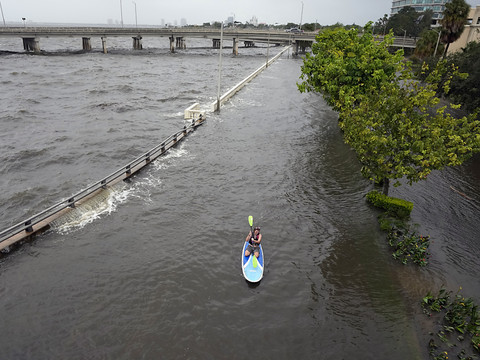 Vastes inondations en Floride dans le sillage de l'ouragan Idalia