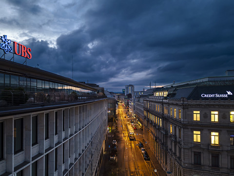 UBS vise 10 milliards d'économies avec l'intégration de CS