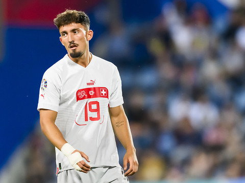 Andi Zeqiri rejoint Genk