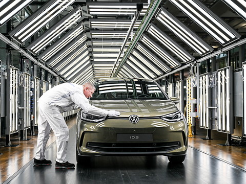 Allemagne: le marché automobile tiré par l'électrique en août