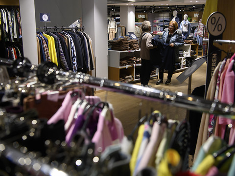 Dépôt du référendum contre l'extension de l'ouverture des magasins