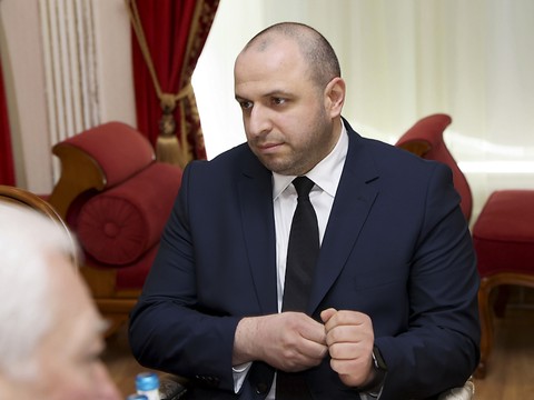 Le Parlement ukrainien approuve la nomination du nouveau ministre de la Défense