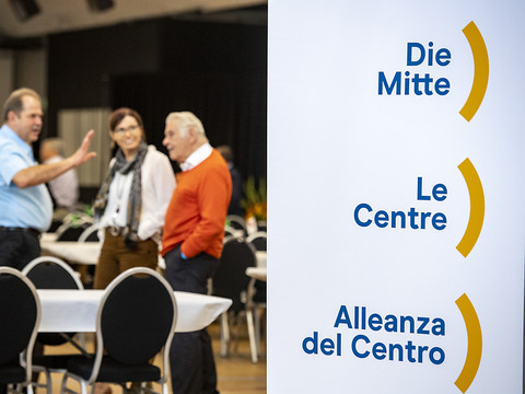 Le Centre pourrait dépasser le PLR et devenir le 3e parti de Suisse