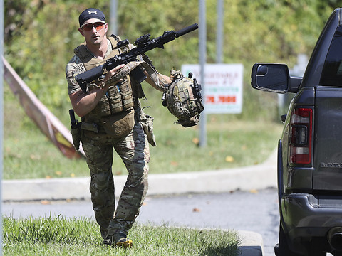 Chasse à l'homme et écoles fermées à Philadelphie après une évasion