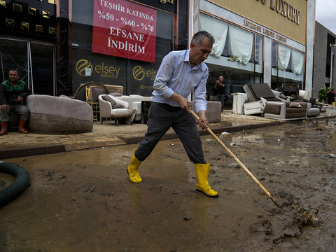 Le bilan des inondations passe à 8 morts en Turquie
