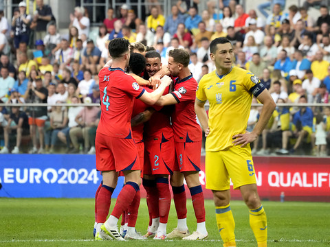 L'Angleterre et l'Italie tenues en échec