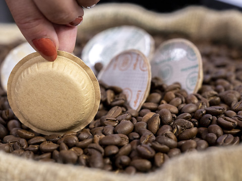 Les capsules en papier de Nescafé arrivent sur le marché