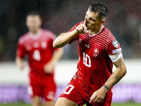 A qui s'adressait Granit Xhaka? Le mystère demeure