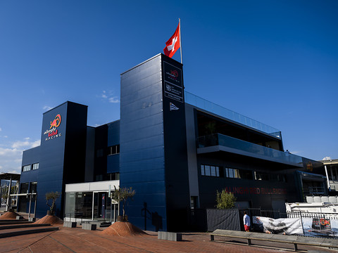 Alinghi inaugure sa nouvelle base à Barcelone